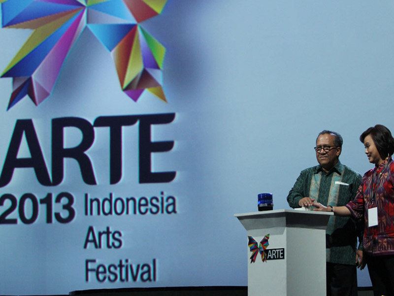 Pertama Kalinya Dibuka, Indonesia Arts Festival 2013 Diserbu Pemuda! thumbnail