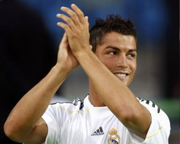 Real Madrid Siap Menaikkan Gaji Cristiano Ronaldo 