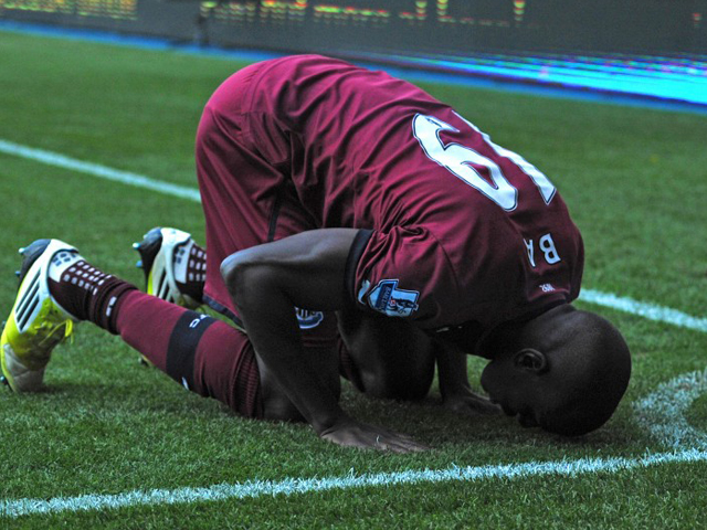 Sekitar 40 Pemain Muslim Perkuat Liga Sepakbola Inggris thumbnail