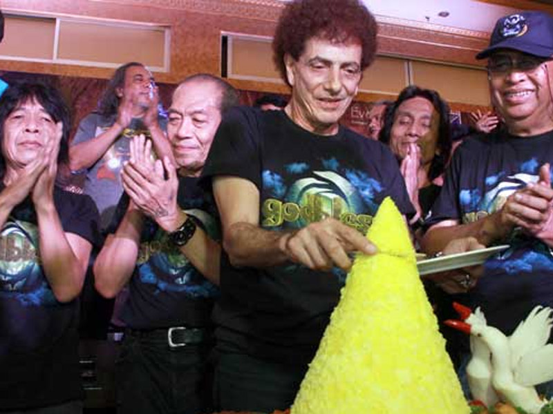 Selamat Ulang tahun ke-40, God Bless!