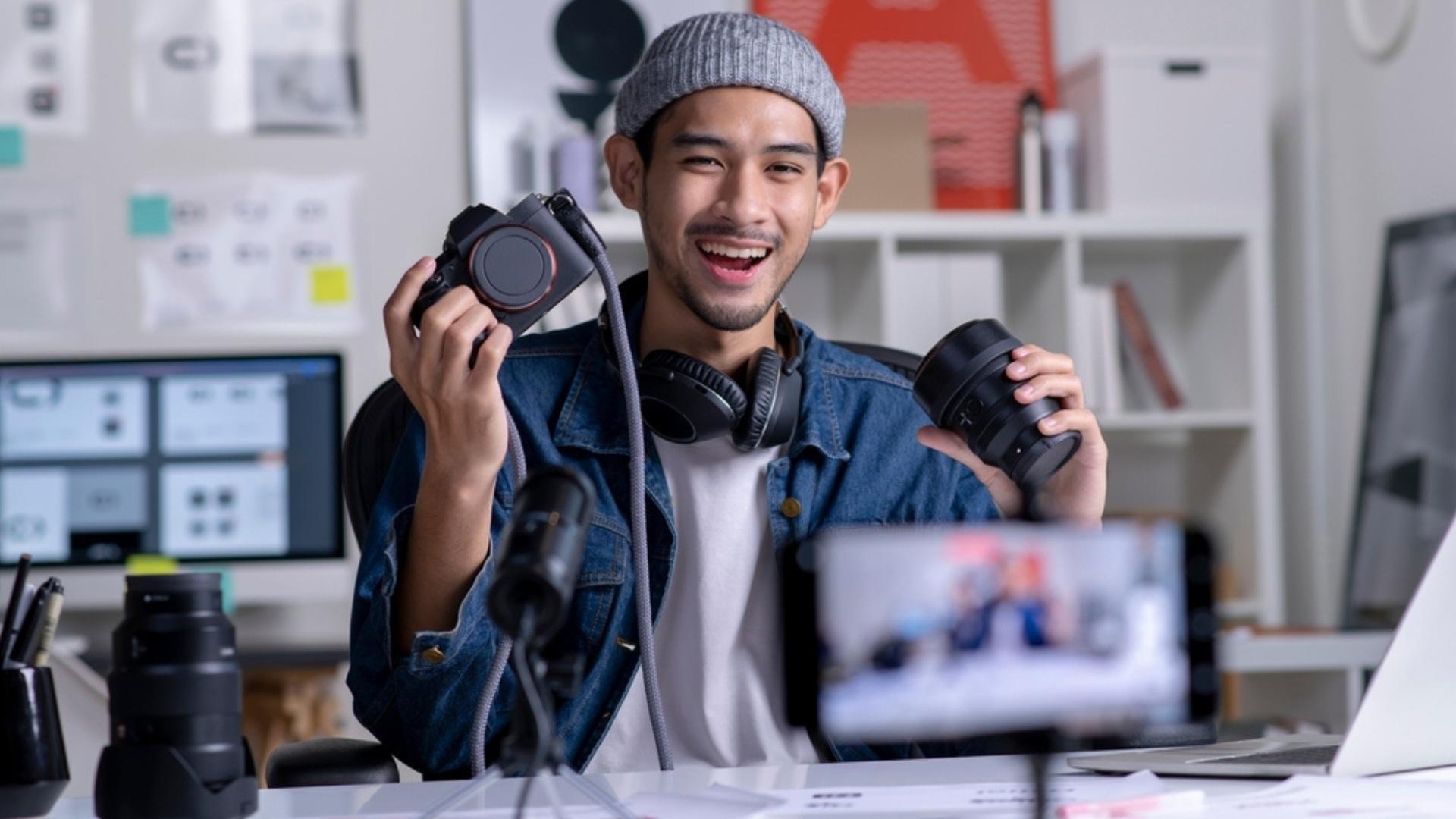 Kamera Mirrorless untuk Vlogger Pemula, Pilih Apa?