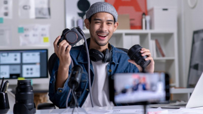 Kamera Mirrorless untuk Vlogger Pemula, Pilih Apa?