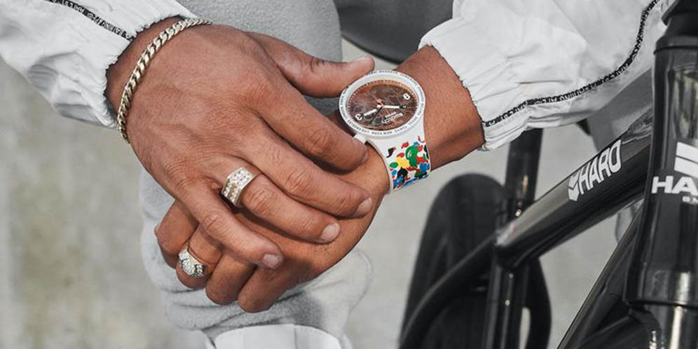 Swatch x BAPE Rilis Kolaborasi Arloji Keren Ini