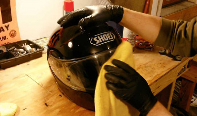 Bersihkan Visor Helm Anti Baret thumbnail