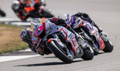 Bastianini Pembalap Dengan Gaya Aneh thumbnail