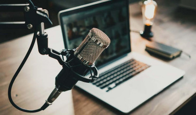 5 Rekomendasi Podcast yang Bahas Musik thumbnail