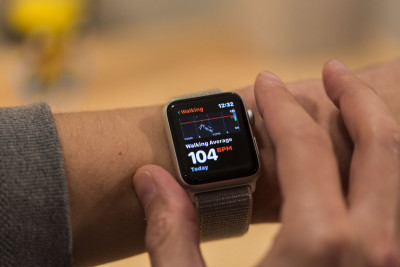 Apple Watch Bisa Bantu Penggunanya Pantau COVID-19? thumbnail
