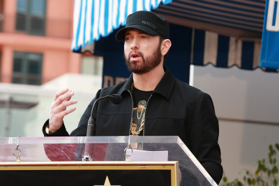 Unik, Eminem Bikin Penggalan Lagu Ini Jadi Donasi thumbnail