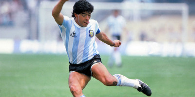Dilelang, Jersey Maradona Laku Nyaris Rp 1 M thumbnail