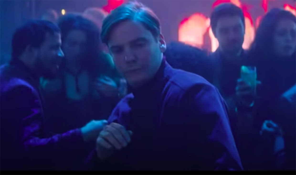 Joget Baron Zemo Kalahkan Dansanya Peter Parker