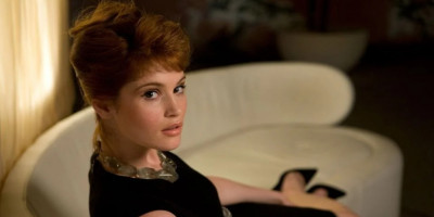 Aktris Seksi Ini Menyesal Jadi Bond Girl thumbnail