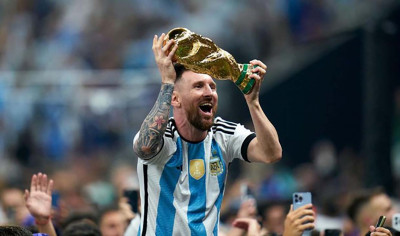 Messi Sang Legenda dengan Belasan Tato Unik thumbnail