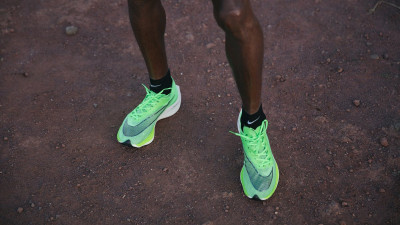 Cerita Sepatu Nike Dilarang Beredar Karena Terlalu Canggih thumbnail