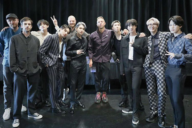 Pernah Collab dengan BTS, Band Terbaik