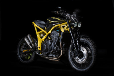Triumph 955i Sang Street Tracker Kekar thumbnail