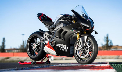 Motor Spek Balap Ducati di Jalan Raya thumbnail