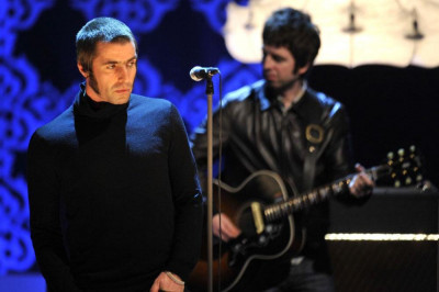 Cerita Unik Oasis Dibantu Musisi Cadas thumbnail
