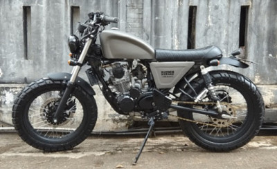 Honda Tiger Ini Dirombak Jadi Bobber Bergaya Retro thumbnail