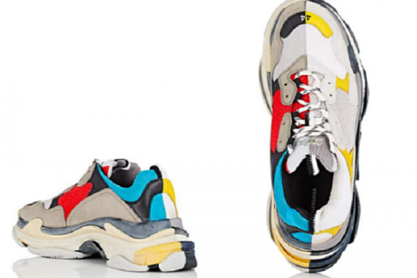 Sepatu Warna Belang ini Harganya Goks Banget!