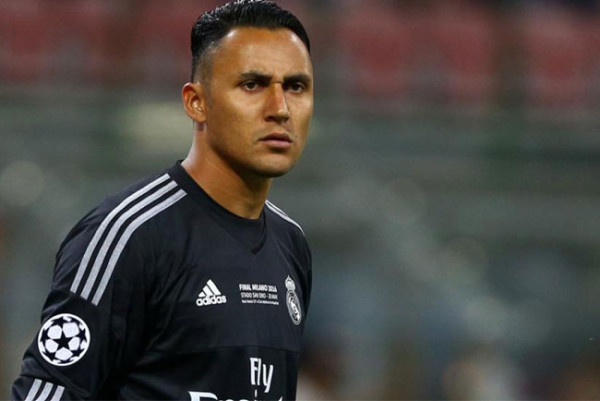 Kenapa Keylor Navas Selalu Berlutut di Bawah Gawang Sebelum Bertanding?