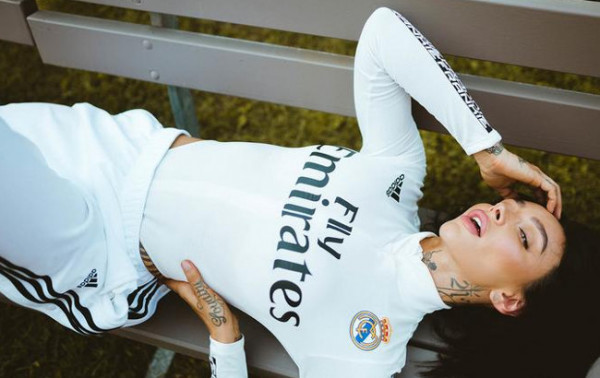 Adidas Punya Model Hot, Seksi Banget Bro!
