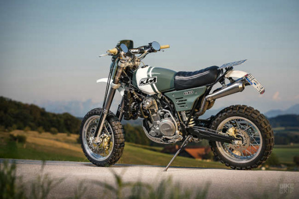 KTM Supermoto Hasil Desainer Mobil