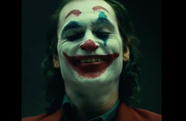 Membandingkan Penampilan Joker versi Jared Leto dan Joaquin Phoenix
