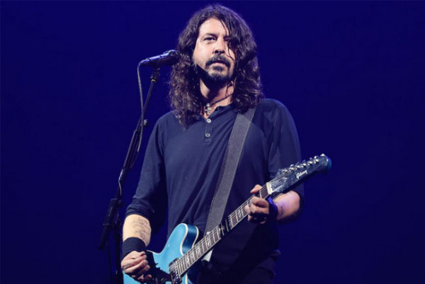 Ini Benda Pertama yang Dibeli Dave Grohl Saat Kaya Raya