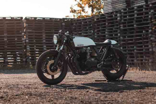 Honda CB750 Cafe Racer Old Shool