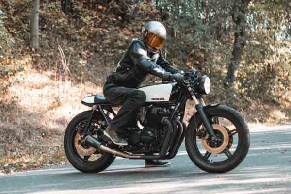 Honda CB750 Cafe Racer Old Shool