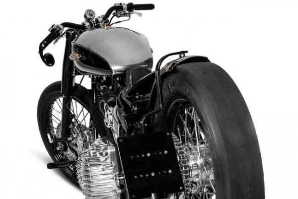 Harley Davidson Bobber Bergaya Drag Bike