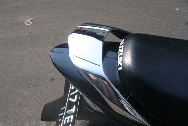 Wah, Ternyata Ini Fungsi Behel di Belakang Motor