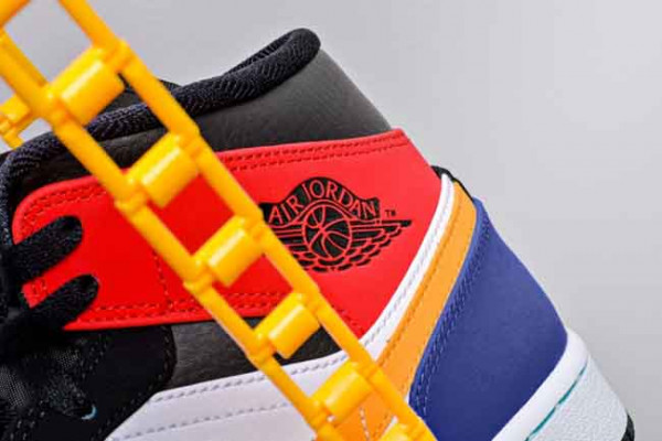 Air Jordan 1 Mid dengan 6 Warna di Satu Sepatu