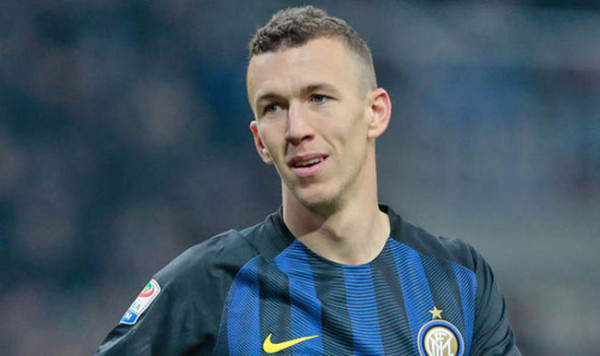 Mau Perisic, Arsenal Sodorkan Ozil 'Plus-Plus'