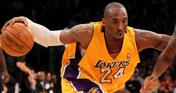 LA Lakers Pensiunkan Dua Nomor Kobe Bryant