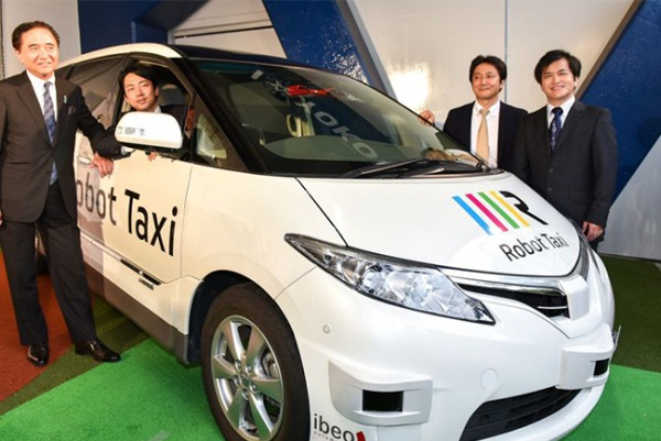 Keren! Ada Taxi Robot Tanpa Sopir