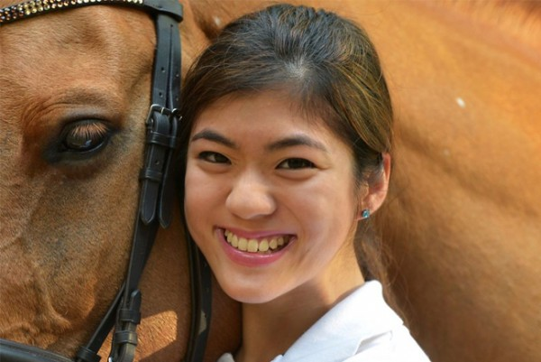 Kisah Gadis Cantik Disabilitas yang Jadi Atlet Berkuda