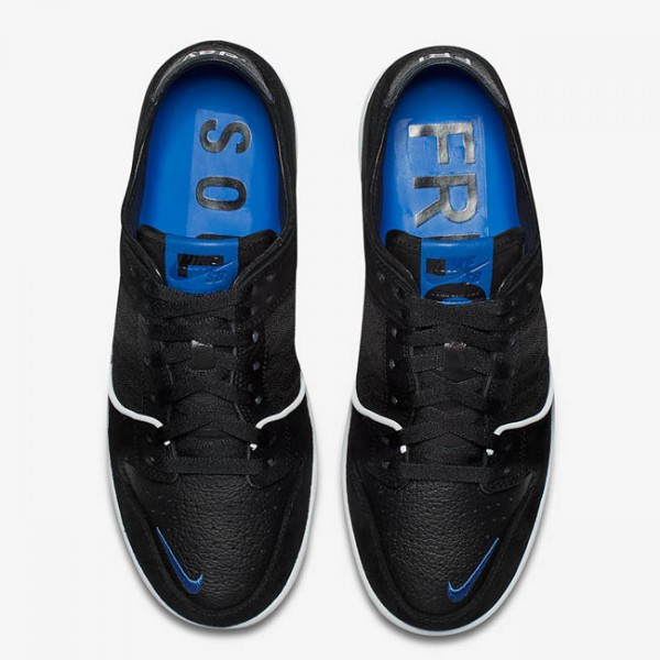 Kombinasi Biru-Hitam di Nike SB Dunk Low