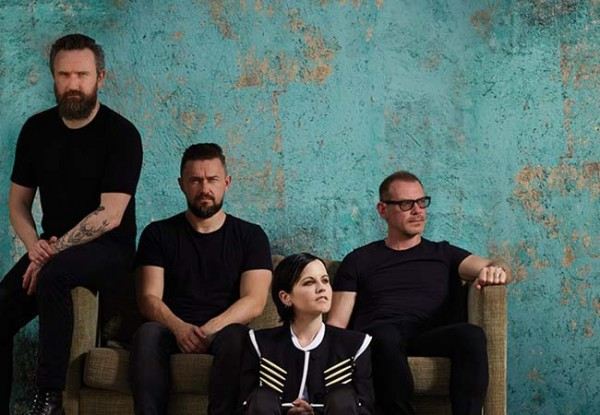 Vokalis The Cranberries Ditemukan Meninggal di Kamar Hotel