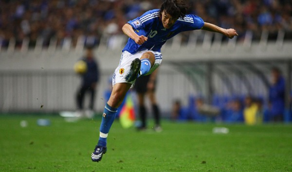 Menikmati Aksi Maestro Freekick Asia Shunsuke Nakamura