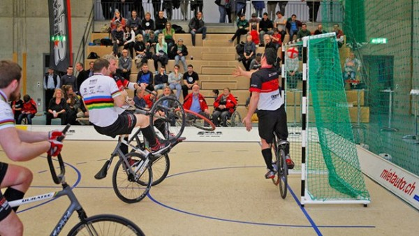 Cycle Ball, Fushion Futsal Dan Bersepeda