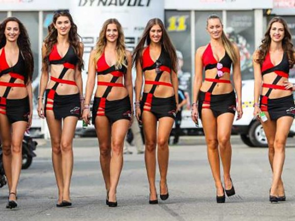 F1 Hilangkan Umbrella Girl, MotoGP Tak Mau Ikutan