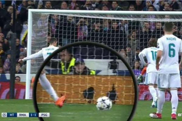 Ada yang Aneh Saat Gol Penalti Ronaldo Lawan PSG