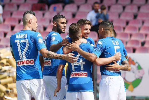Napoli Makin Dekati Takhta Scudetto, Juve Terus Mengancam