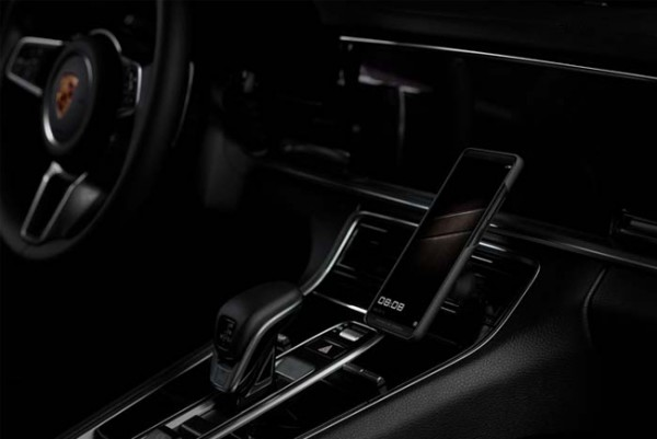 Gokil! Smartphone Ini Bisa Mengendarai Mobil