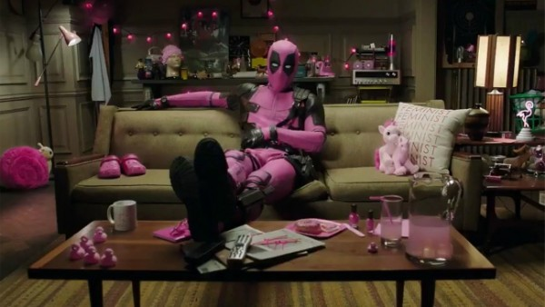 Ketika Deadpool Pakai Kostum Serba Pink