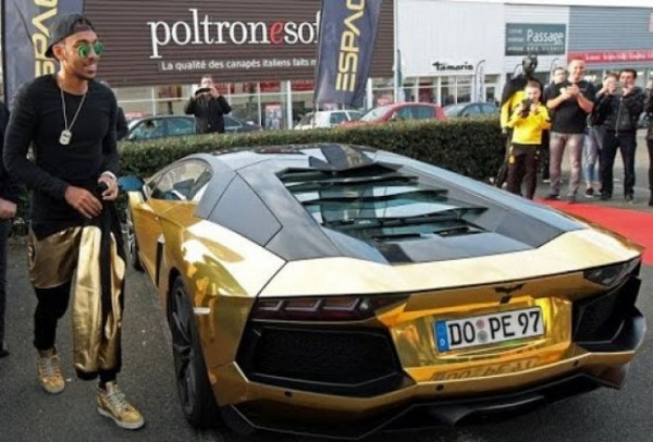 Pesepakbola Tenar Yang Pernah Bikin Malu Dengan Supercarnya
