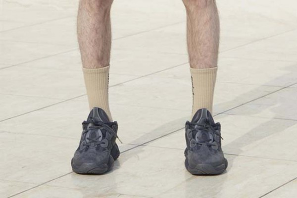  YEEZY 500 in Black Resmi Diumumkan 