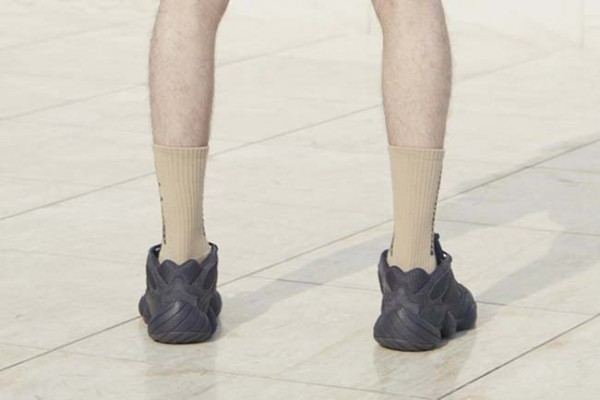  YEEZY 500 in Black Resmi Diumumkan 