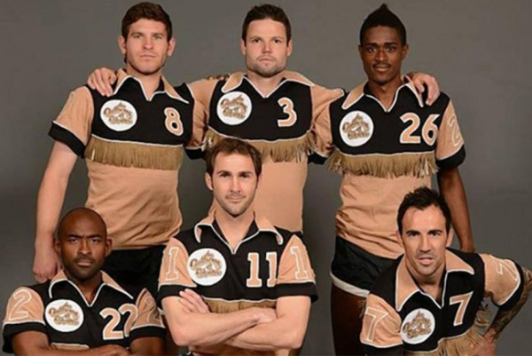 Jersey-jersey Klub Sepak Bola Ini Aneh Banget